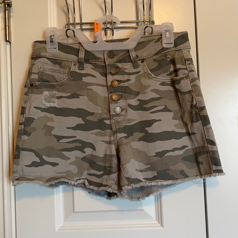 High waisted Army print size 8 Jean shorts